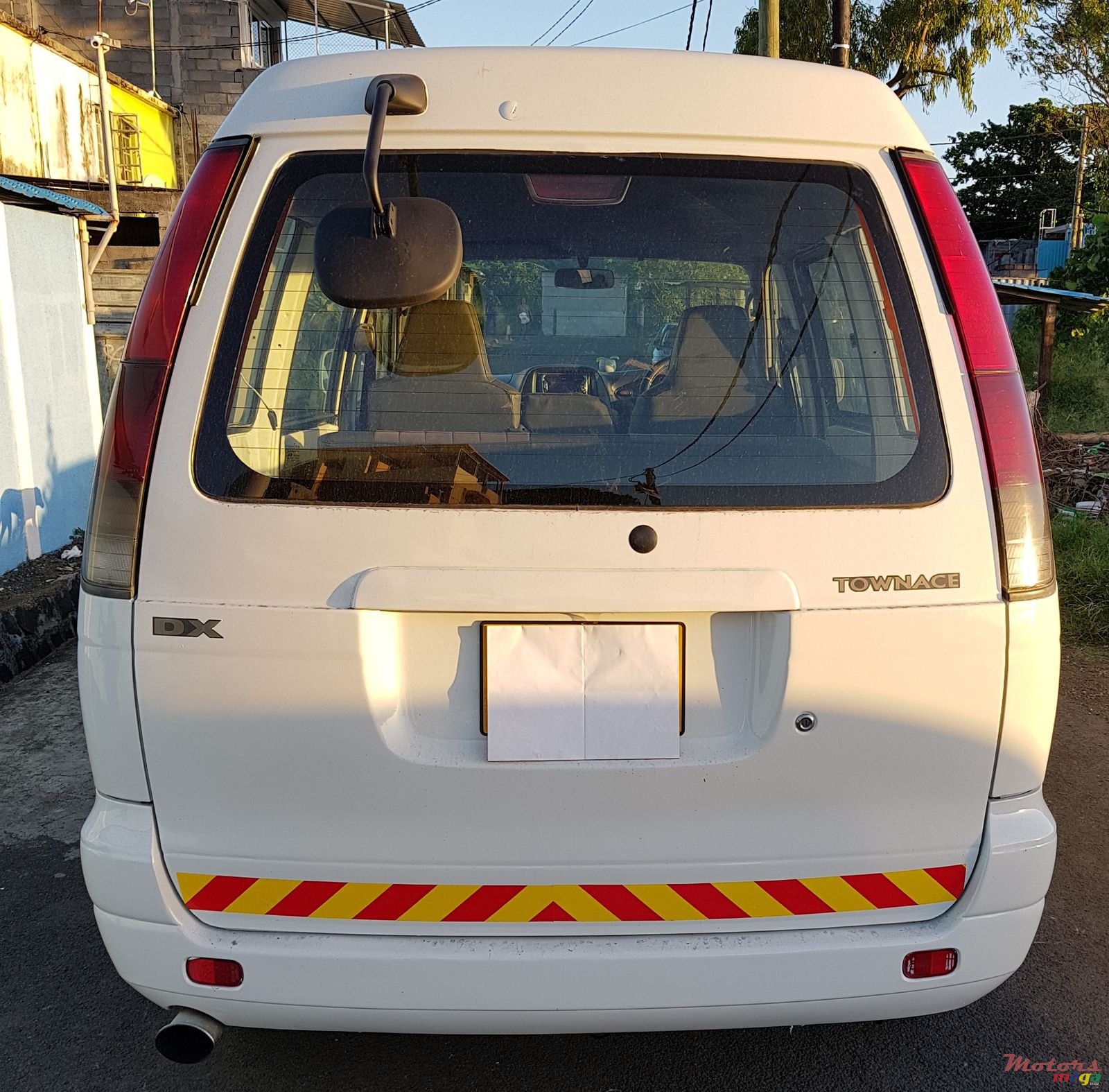 2000' Toyota LiteAce Goods Vehicle photo #2