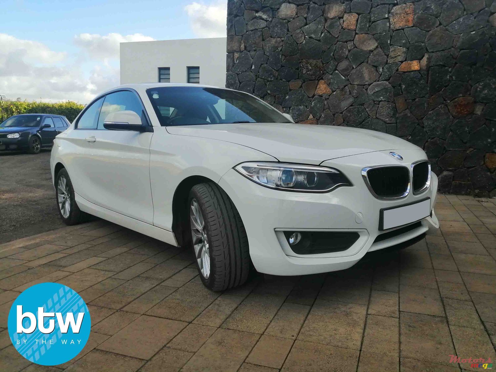 2016' BMW 2 Series 218i Coupe (F22) photo #1