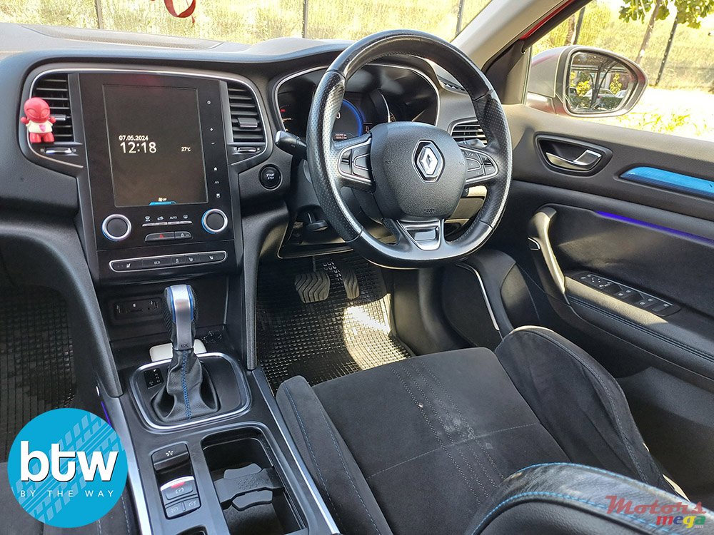 2017' Renault Megane GT Line photo #5
