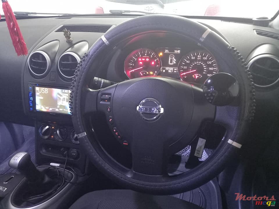 2012' Nissan Qashqai+2 photo #5