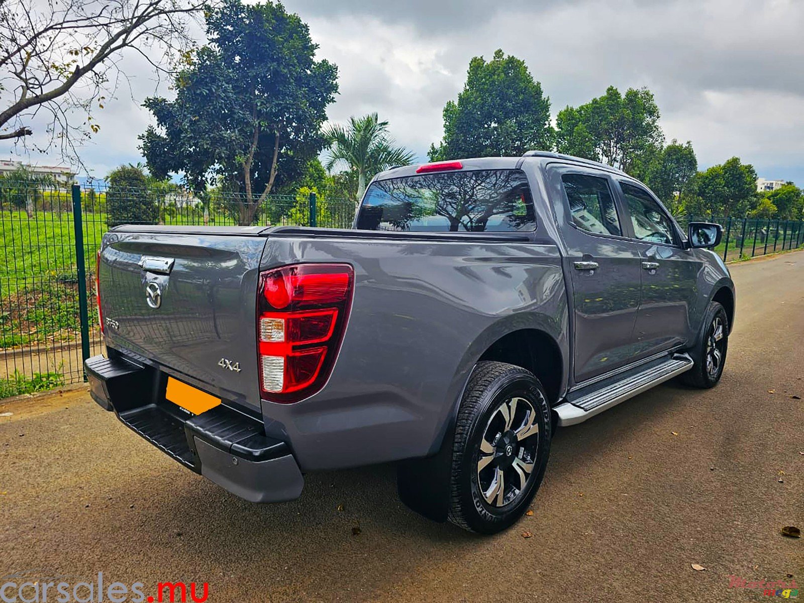 2023' Mazda BT-50 Signature 3.0 4x4 photo #4