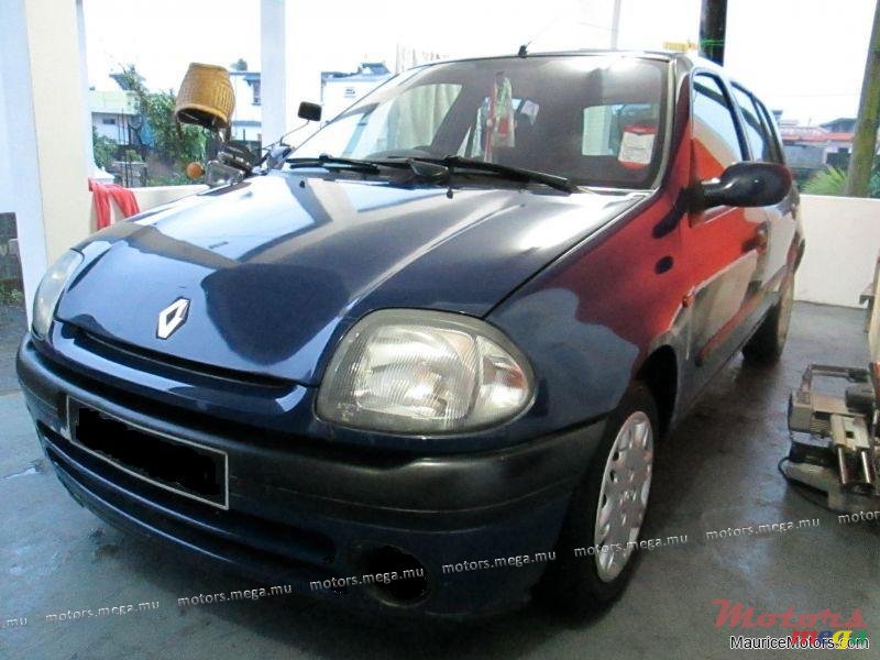 2000' Renault Clio photo #1