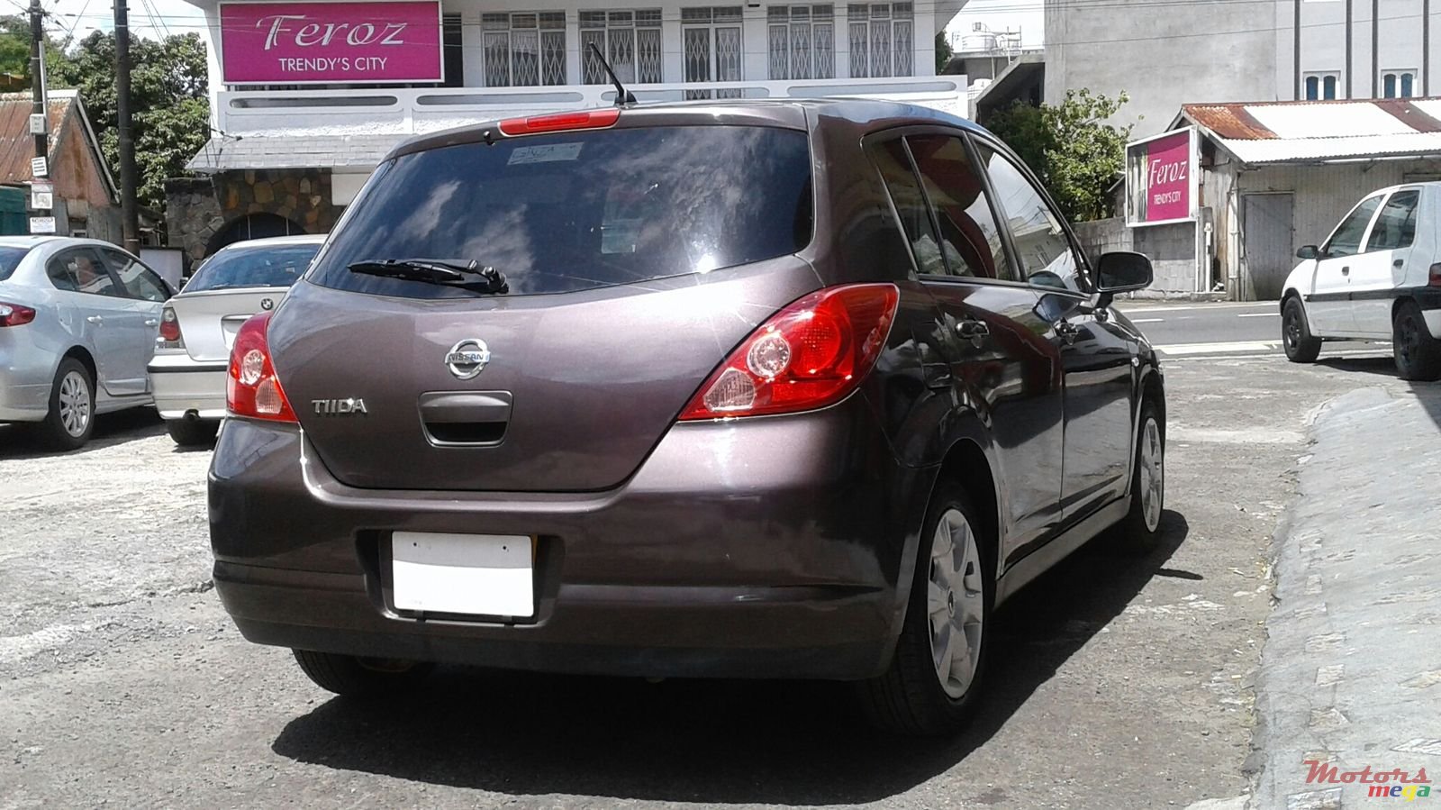 2007' Nissan Tiida photo #2