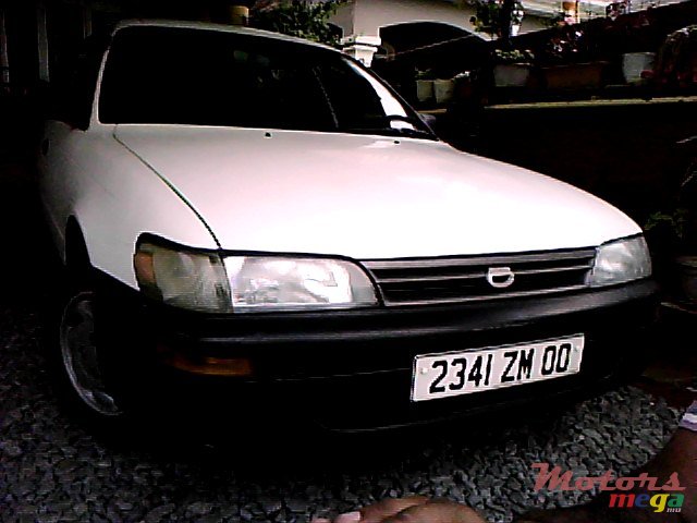 2000' Toyota Corolla photo #1