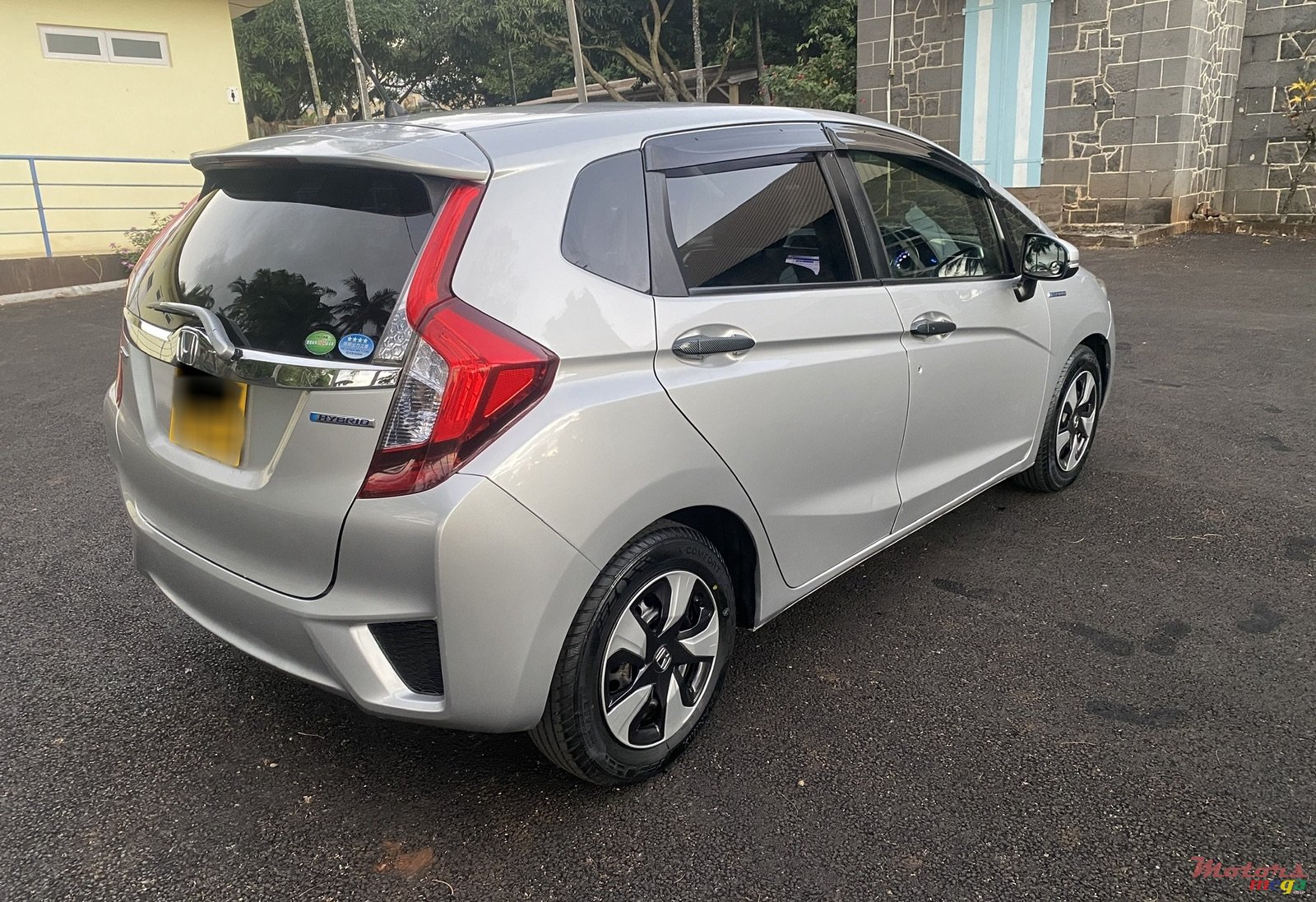 2015' Honda Fit Hybrid photo #4