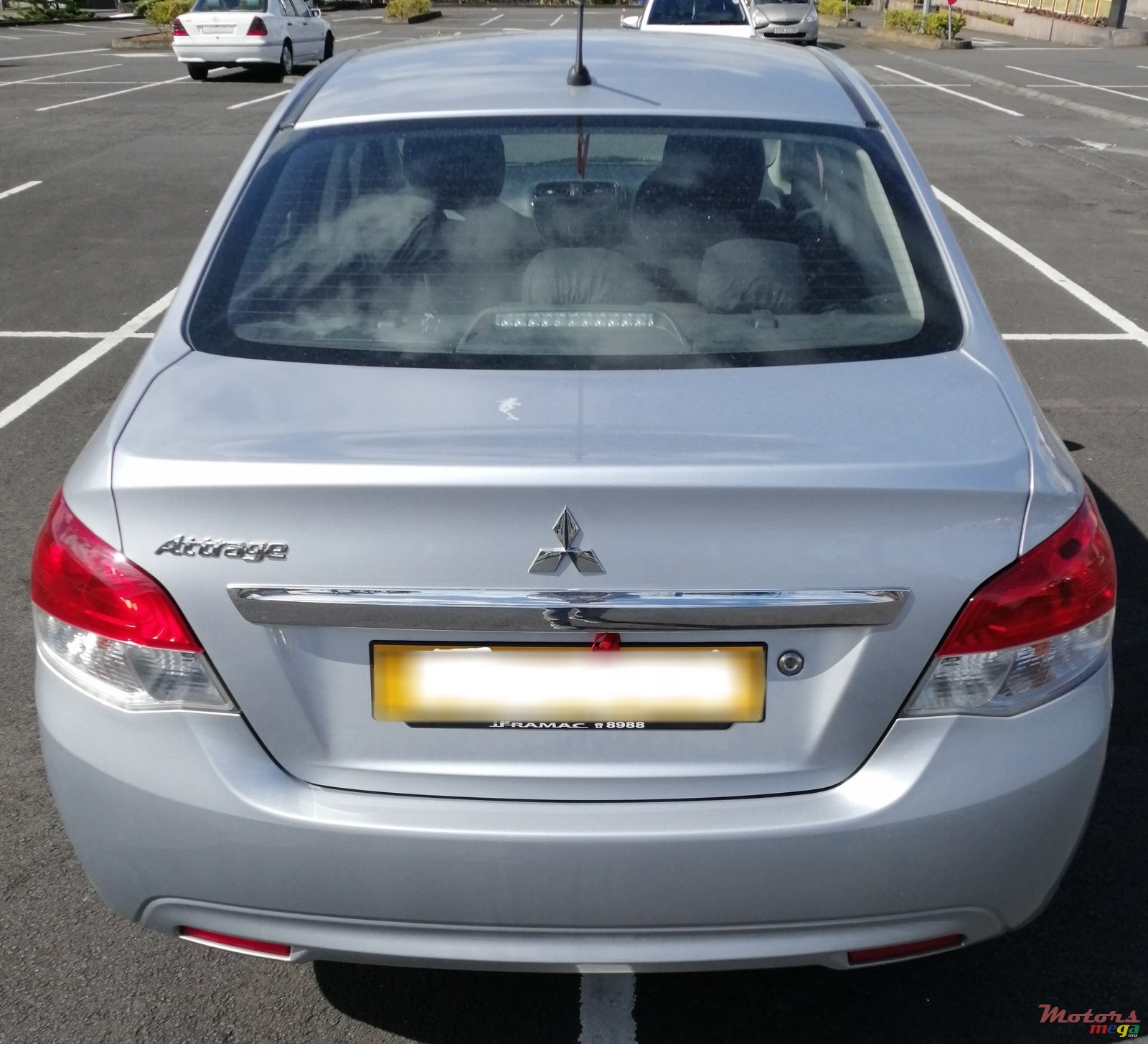 2014' Mitsubishi Attrage GLX SALOON photo #2