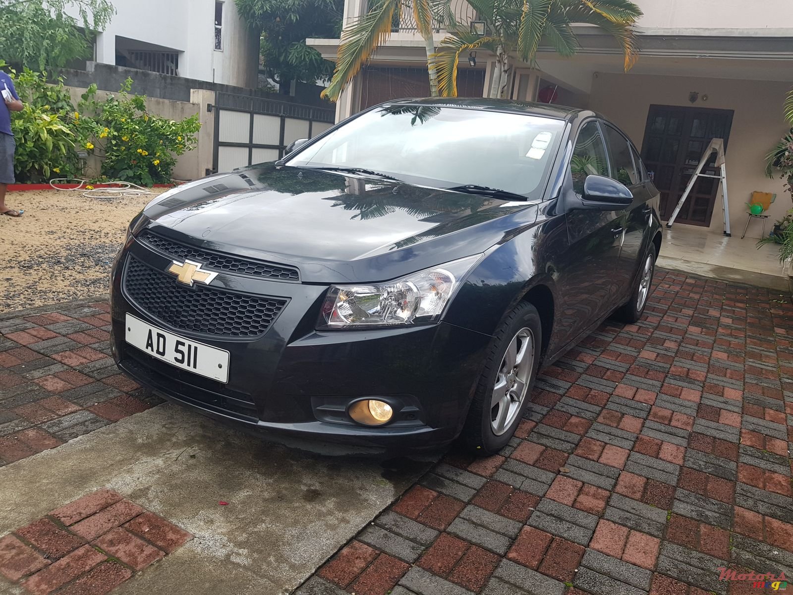 2010' Chevrolet Cruze Ls photo #1