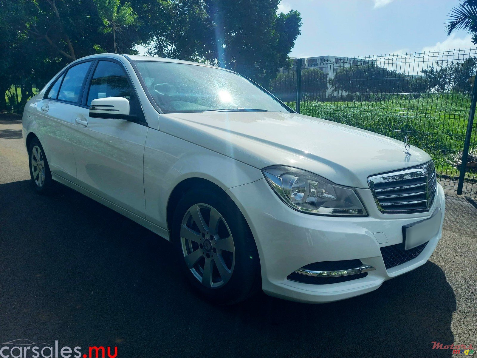 2013' Mercedes-Benz C 180 Classic 1.6 photo #2