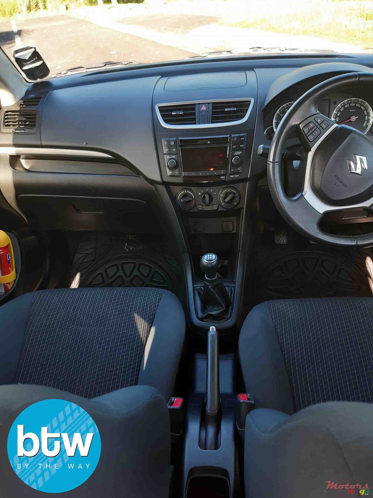 2014' Suzuki Swift photo #6