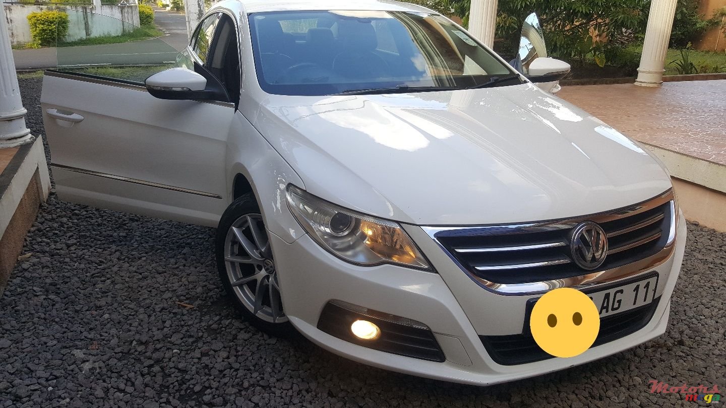 2011' Volkswagen Passat CC photo #1