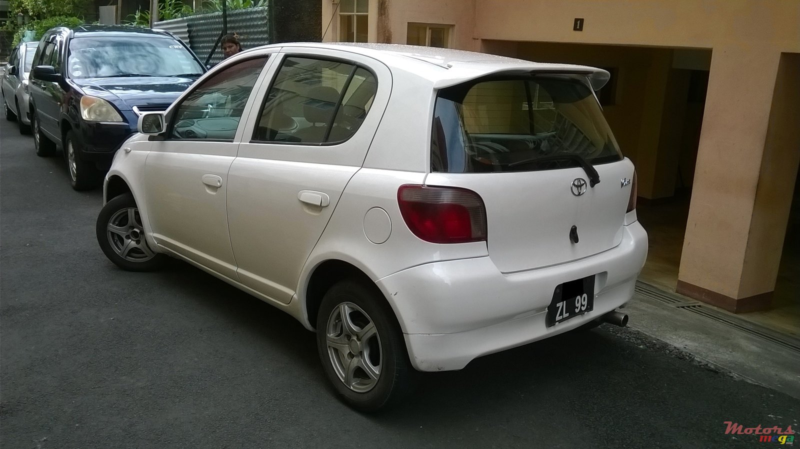 1999' Toyota Vitz  (Rs 3,300 L'enregistrement) photo #4