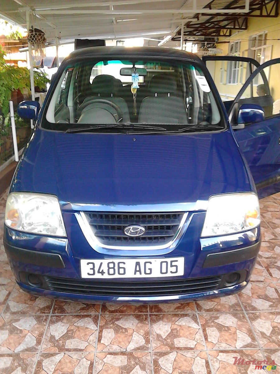 2005' Hyundai Original photo #2