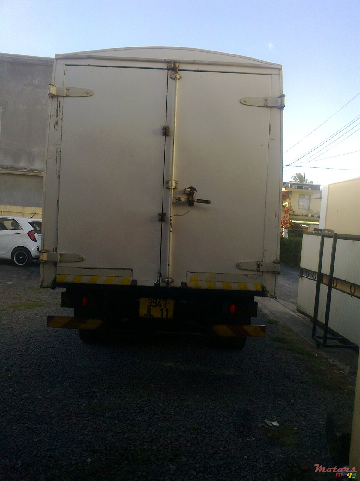 2011' Isuzu VehiCROSS TRUCK ISUZU NPR71K YEAR 2011 photo #3