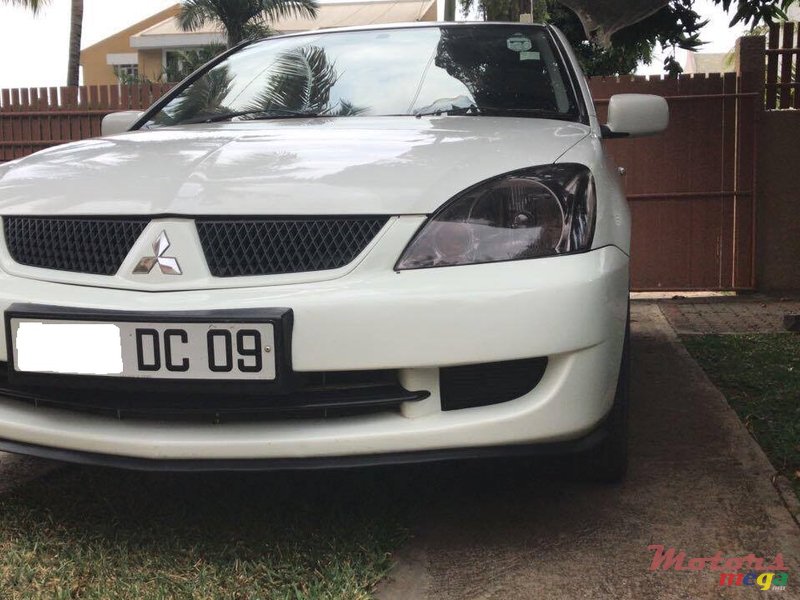 2009' Mitsubishi Lancer photo #1