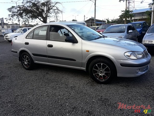 2001' Nissan N16 photo #3