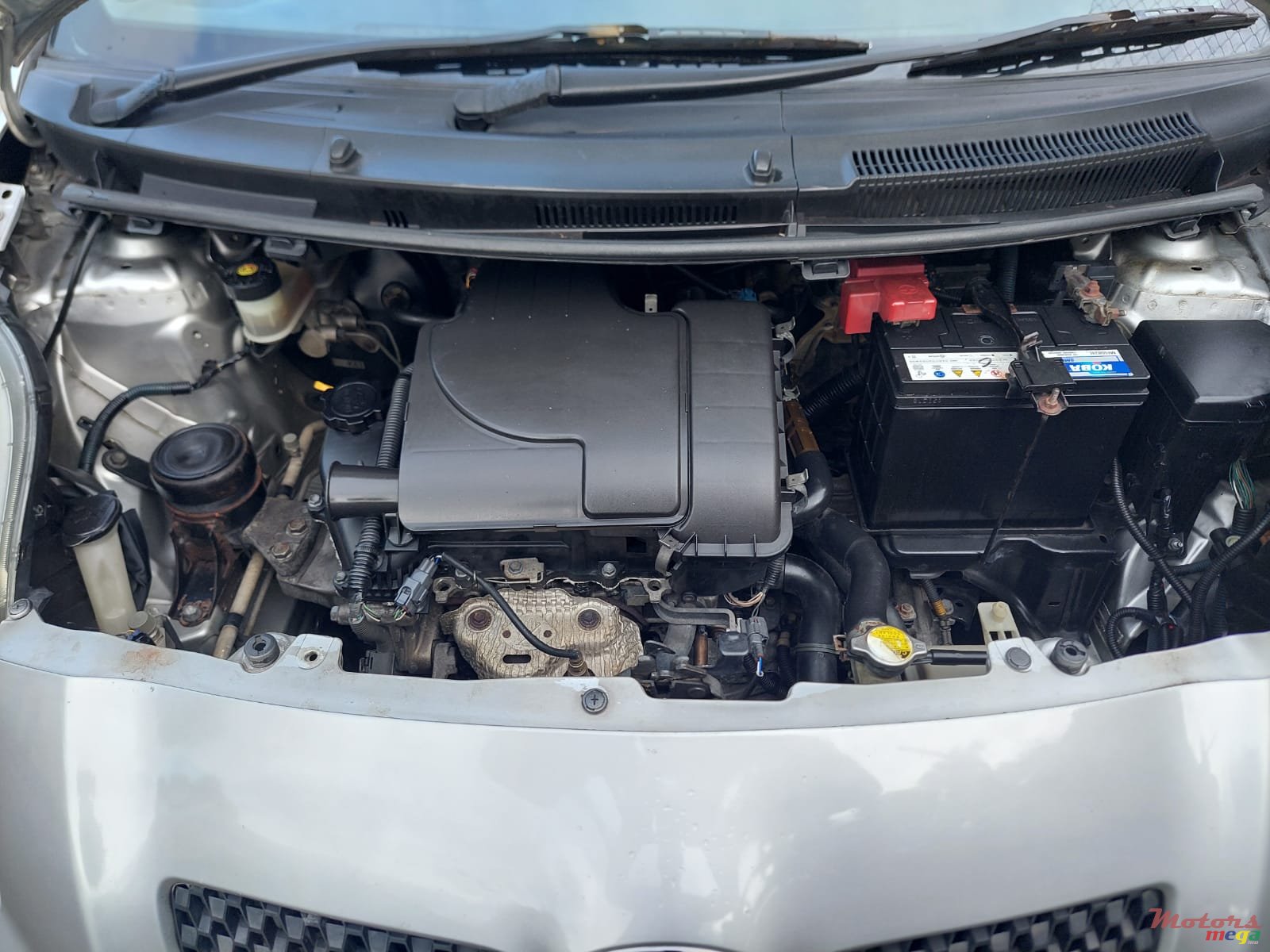 2005' Toyota Vitz photo #4