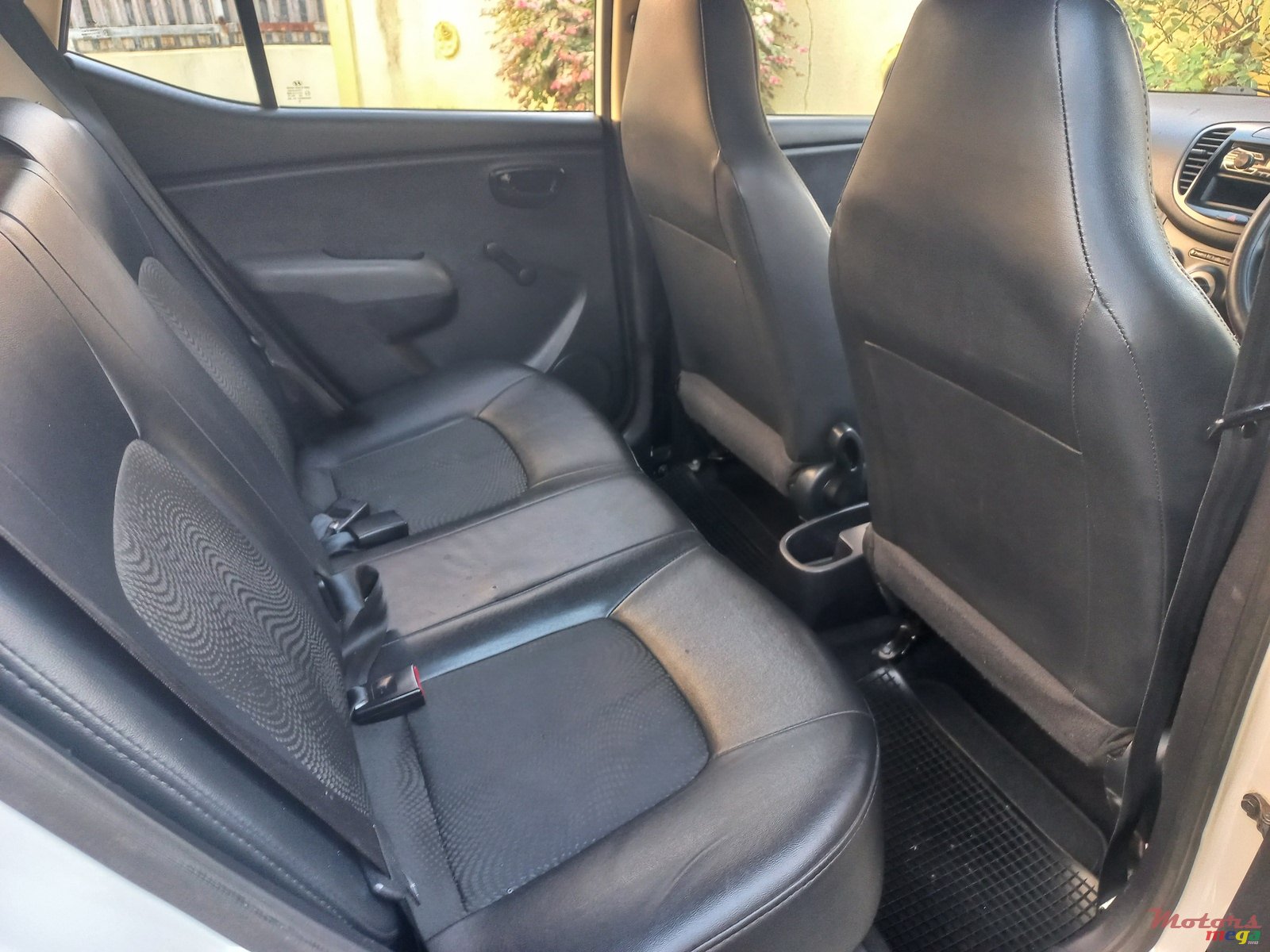 2014' Hyundai i10 MANUAL photo #6