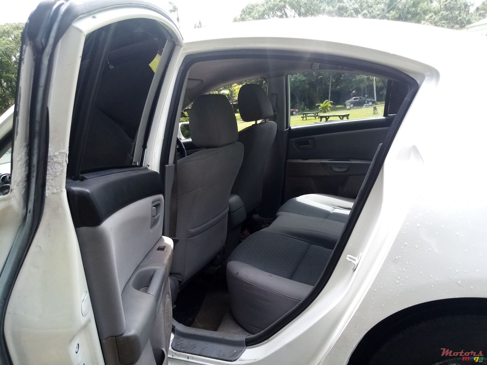 2005' Mazda 3 photo #5