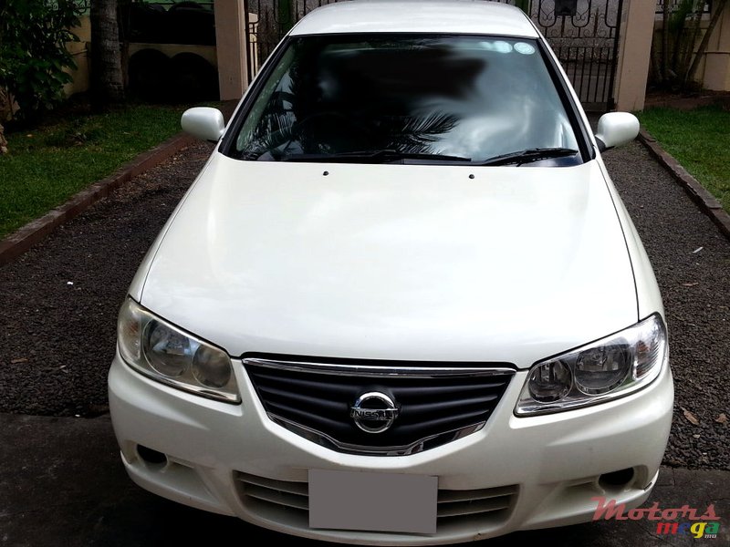 2011' Nissan Sunny photo #1