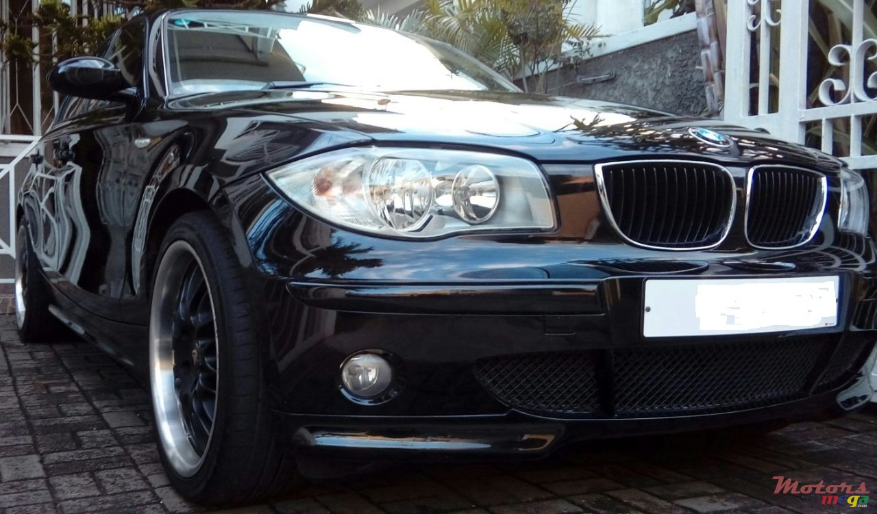 2005' BMW 1 Series 116i photo #2