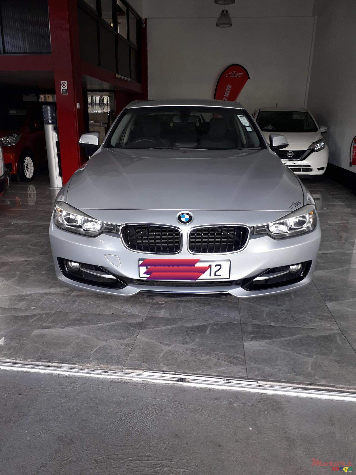 2012' BMW 320 photo #2