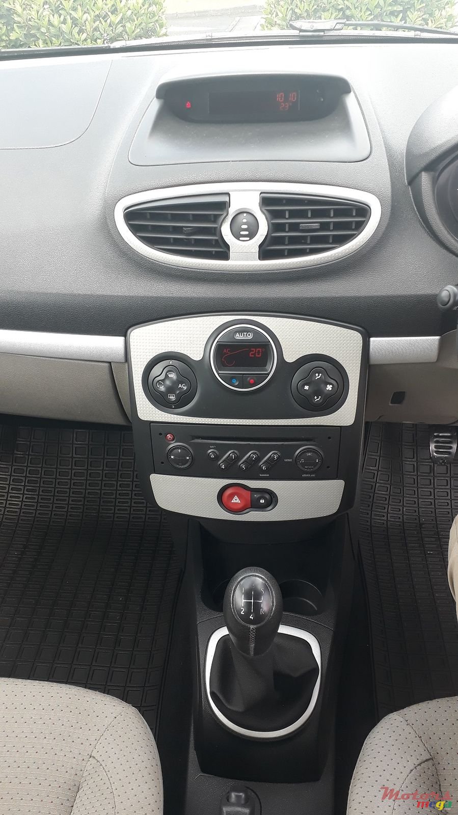 2007' Renault Clio photo #6