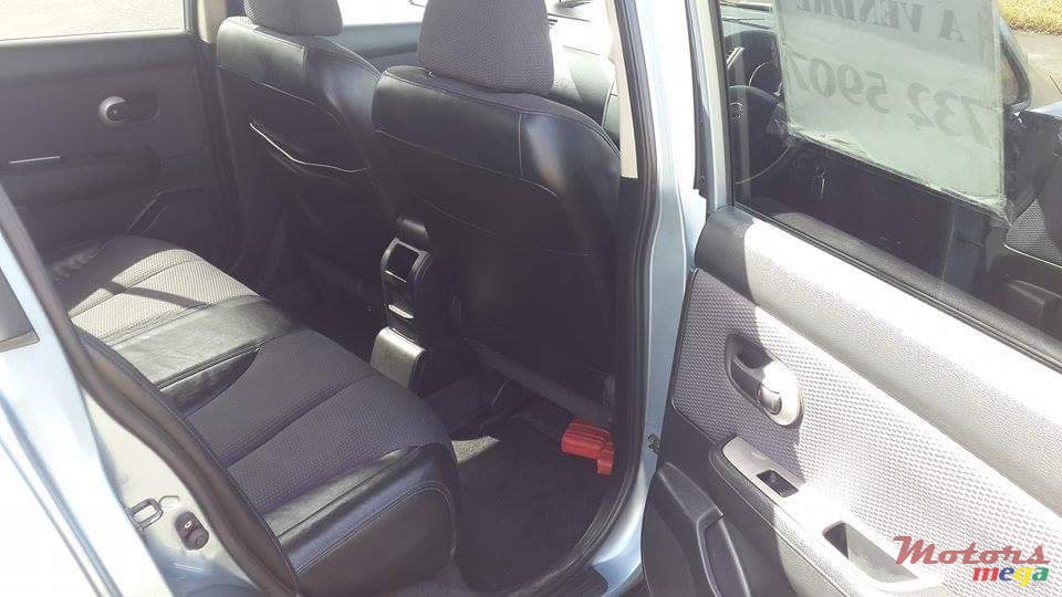 2005' Nissan Tiida photo #5