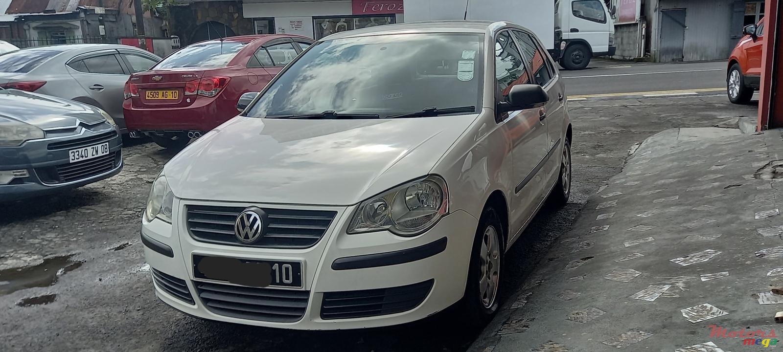 2010' Volkswagen Polo photo #2