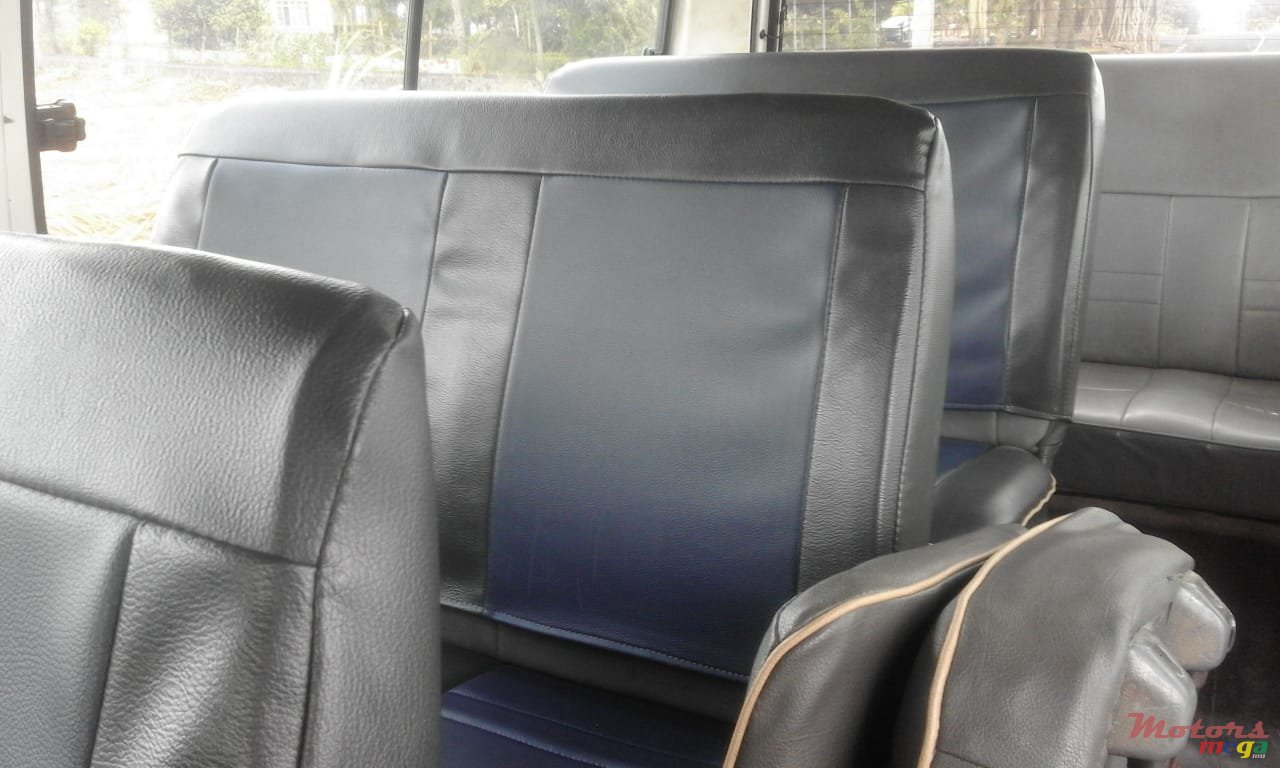 2004' Toyota photo #6