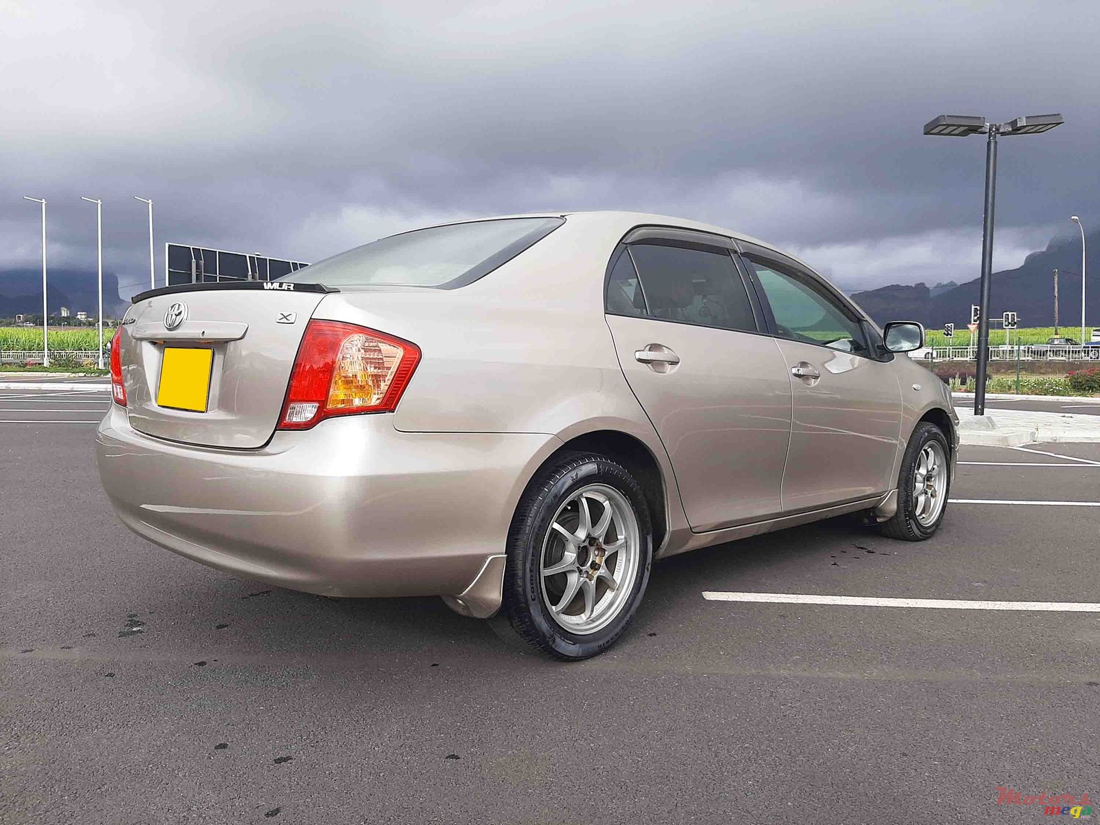 2007' Toyota Axio photo #3