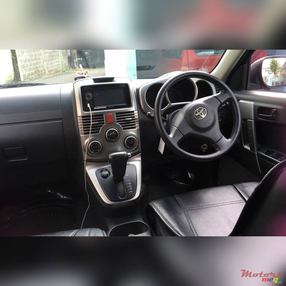 2009' Toyota photo #5