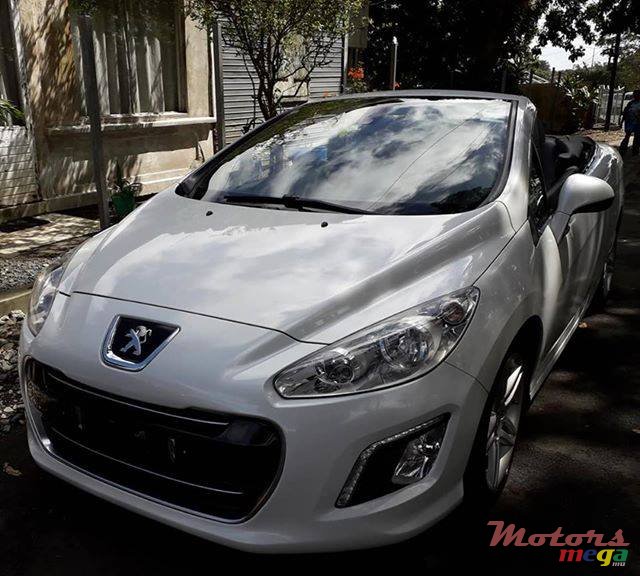 2011' Peugeot 308 photo #5