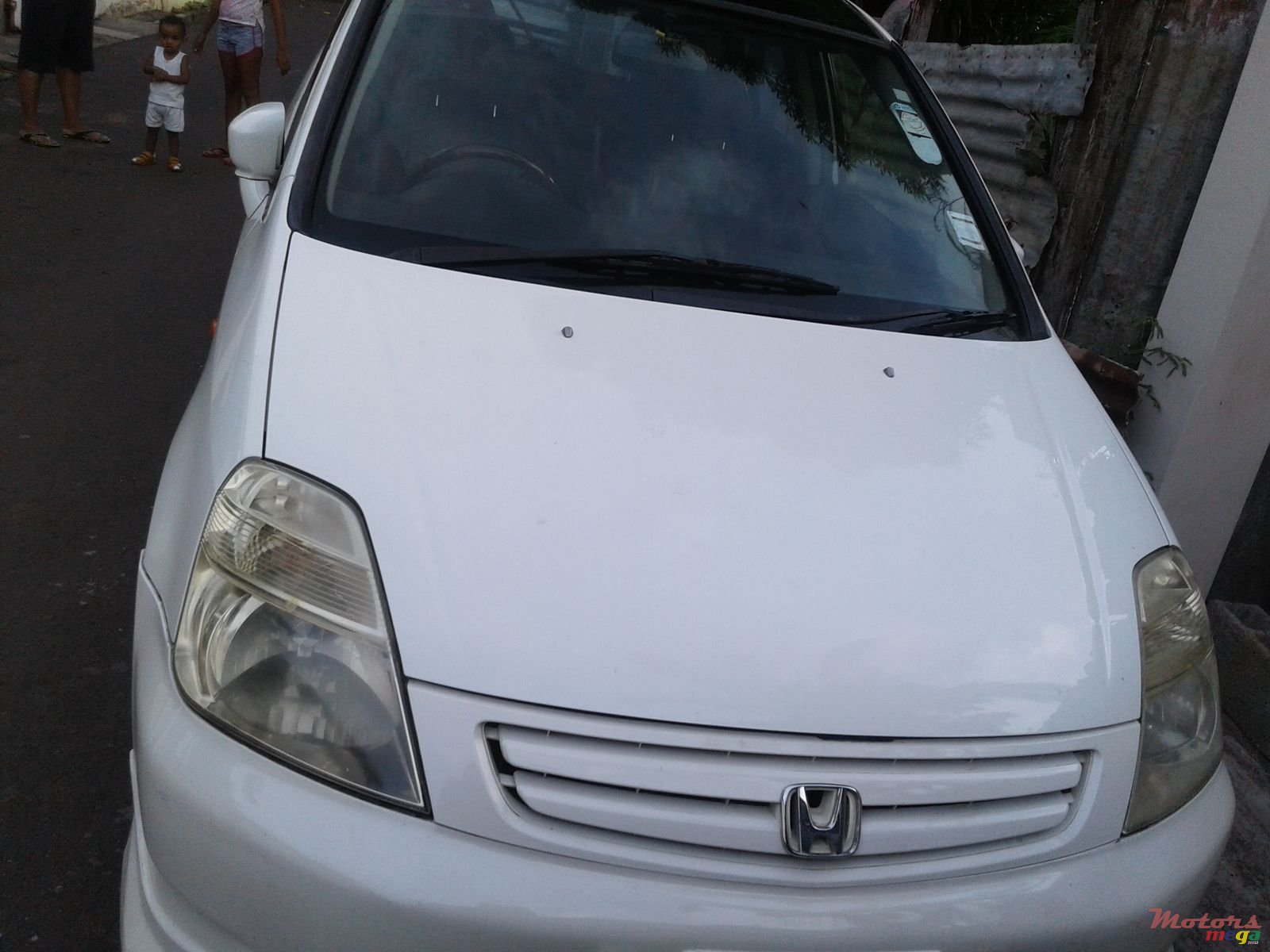 2003' Honda Stream photo #1