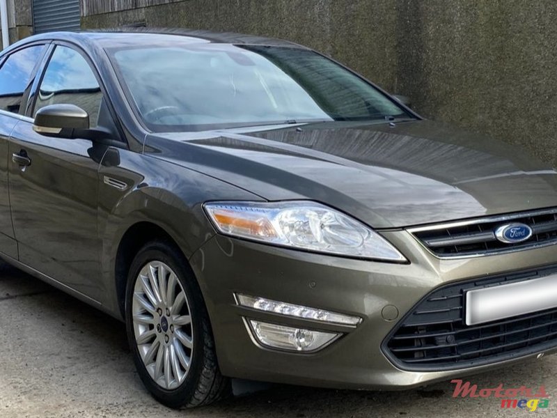 2013' Ford Mondeo photo #1