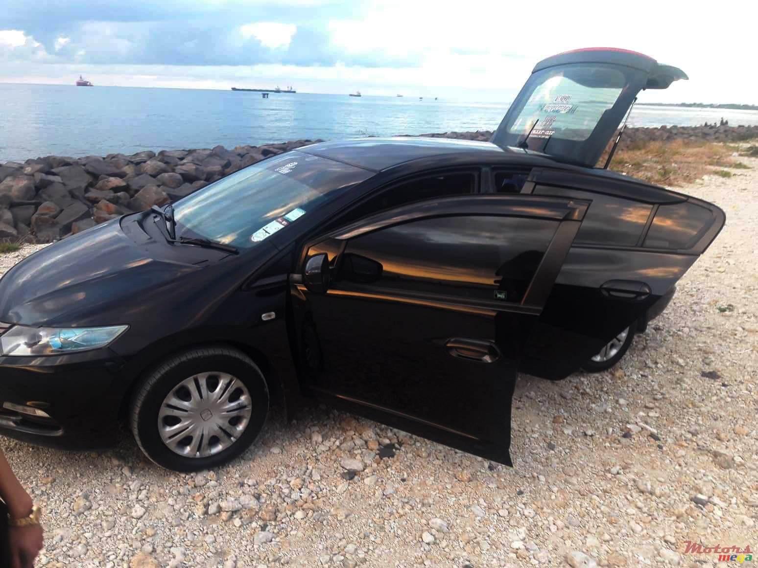 2011' Honda Insight photo #1