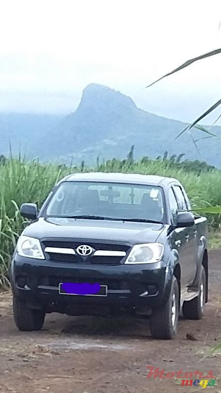 2008' Toyota Hilux photo #1