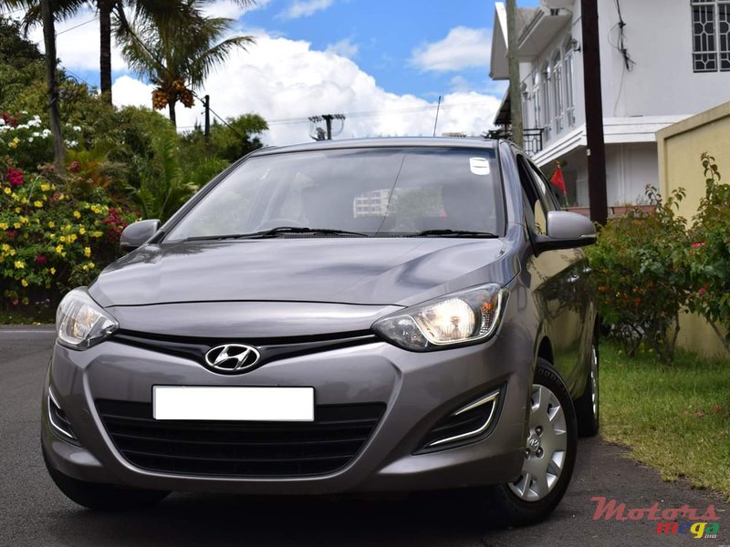 2012' Hyundai i20 photo #1