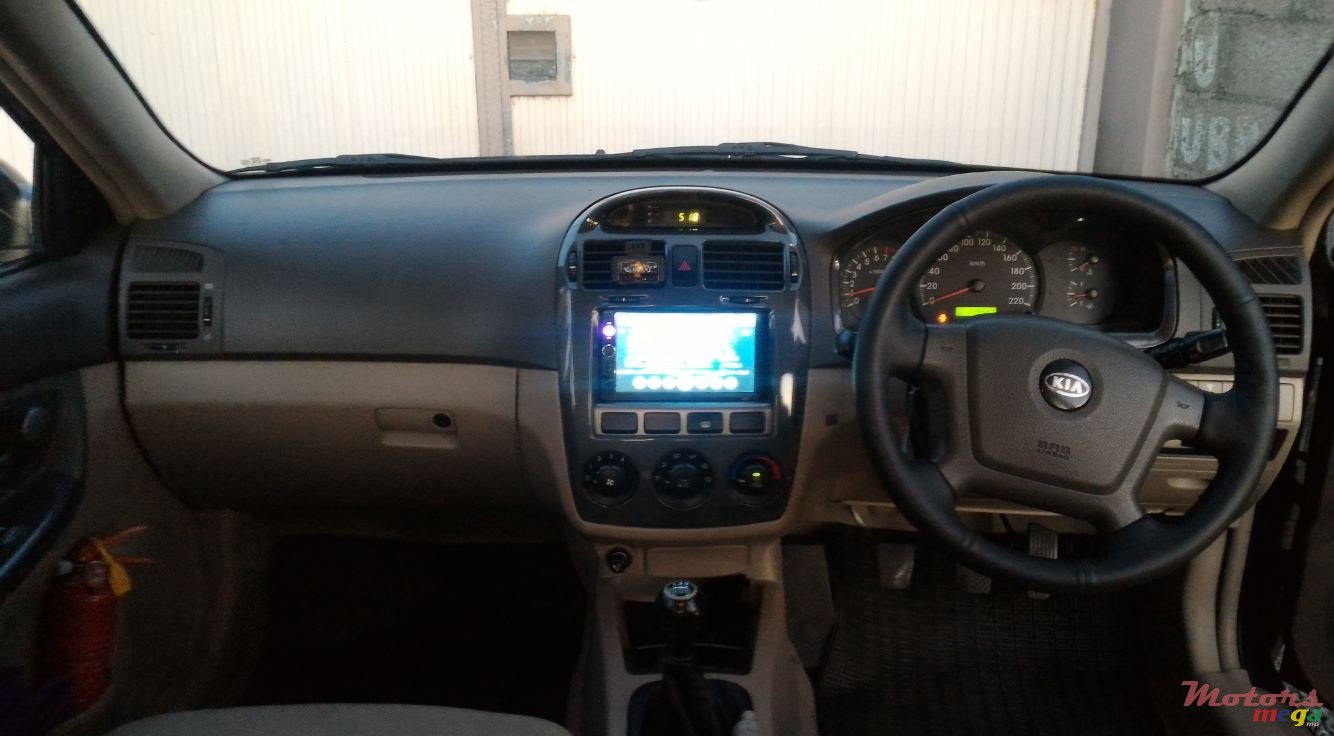 2005' Kia Cerato photo #6