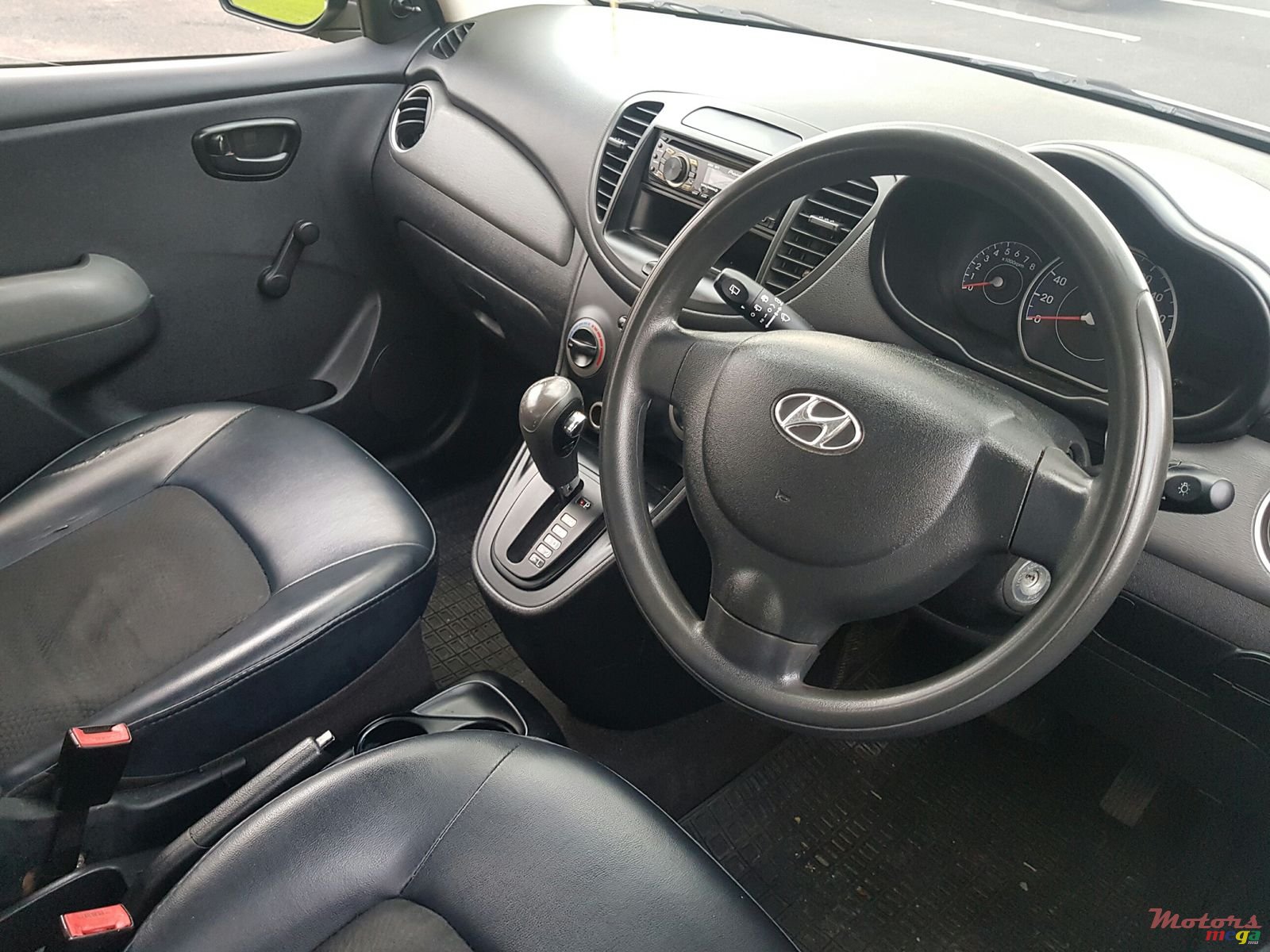 2012' Hyundai i10 Automatic petrol photo #5