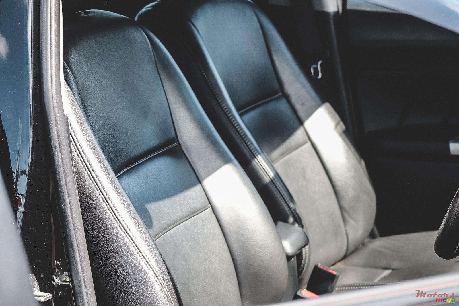 2016' Toyota Yaris photo #6