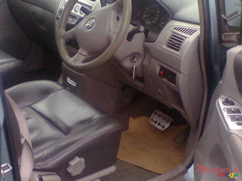 2002' Mazda Premacy photo #2
