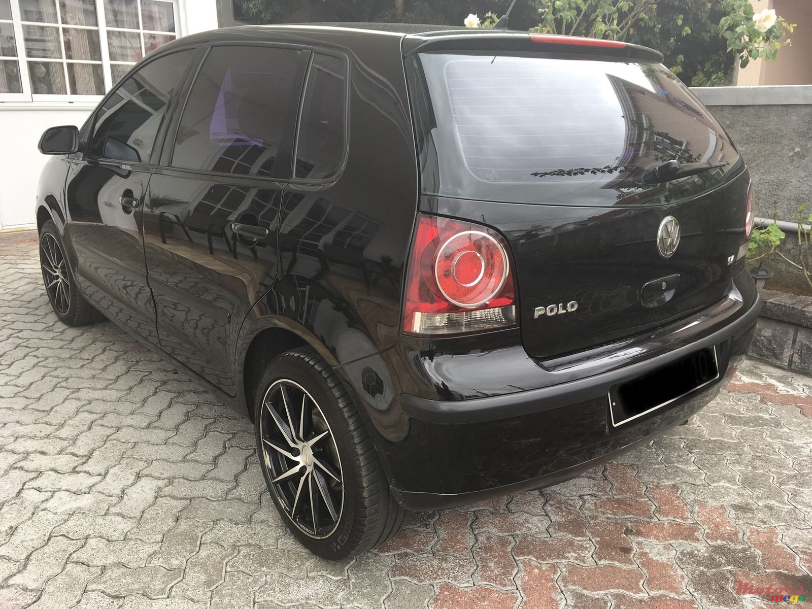 2010' Volkswagen Polo photo #4