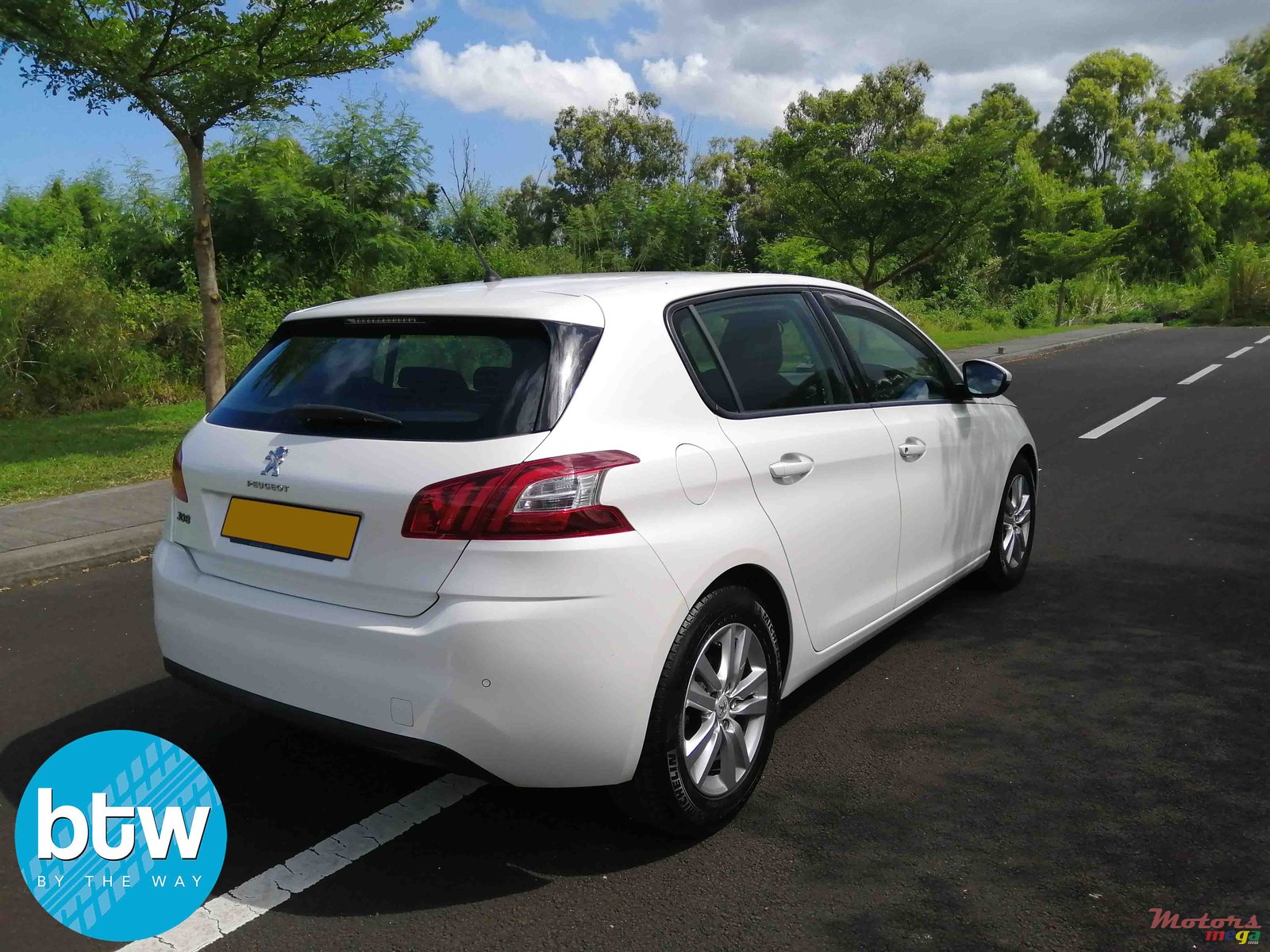 2015' Peugeot 308 photo #3