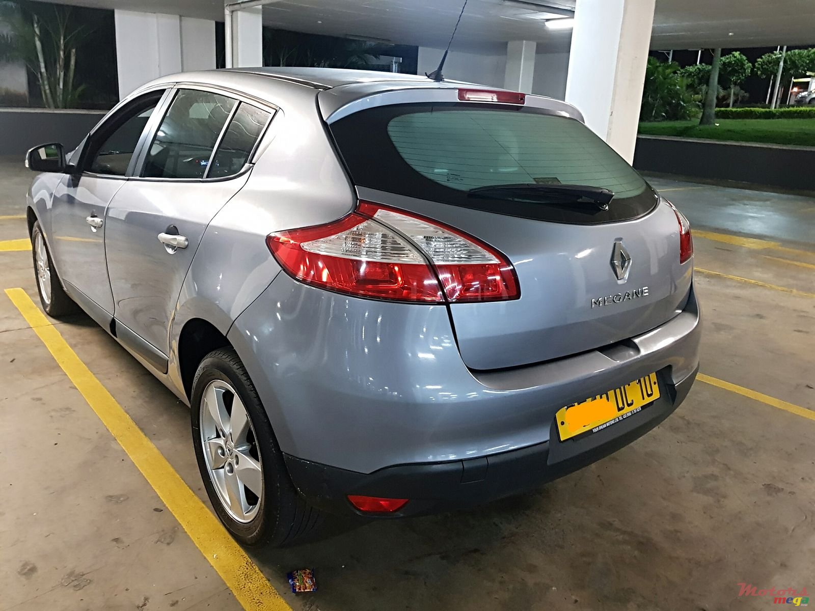 2010' Renault Megane automatic photo #4