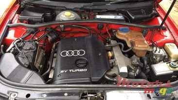 1998' Audi A4 avec body kit, plaque personal photo #3