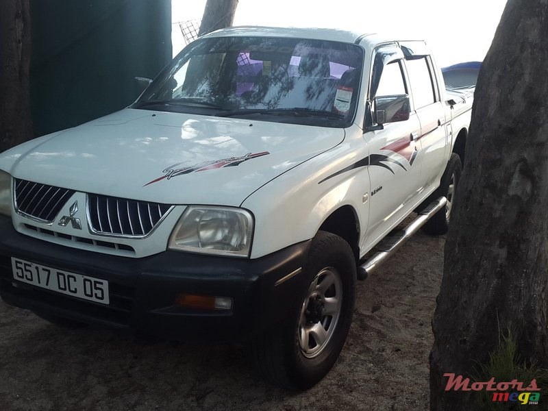 2005' Mitsubishi L 200 photo #1