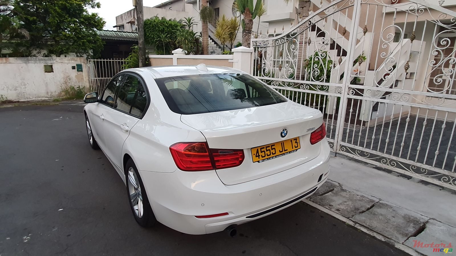 2013' BMW 316 photo #4