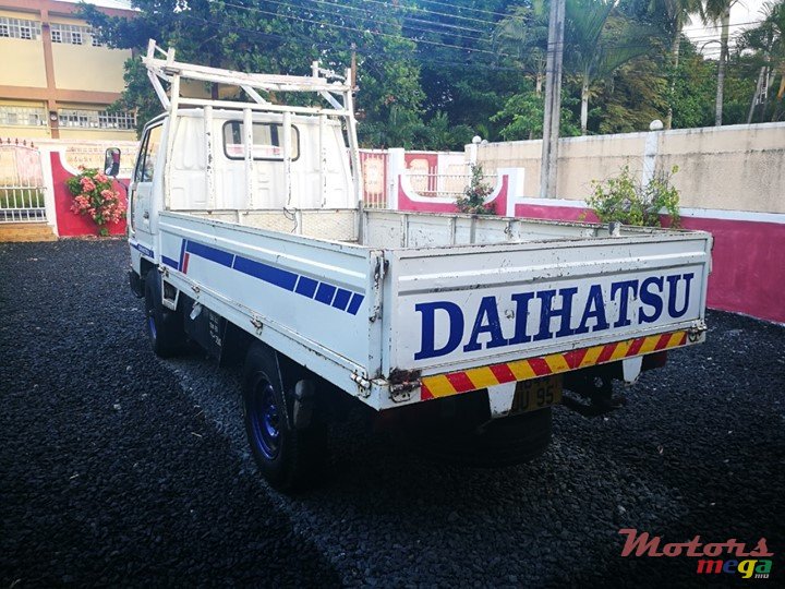 1995' Daihatsu photo #6
