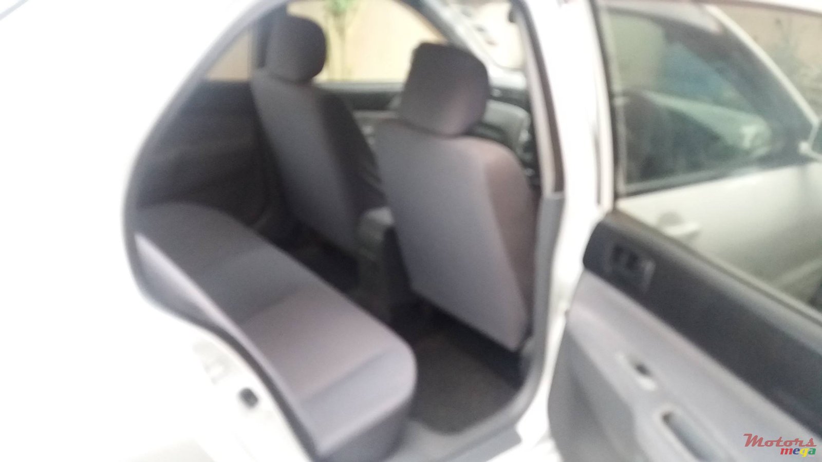 2008' Mitsubishi Lancer GLX photo #2