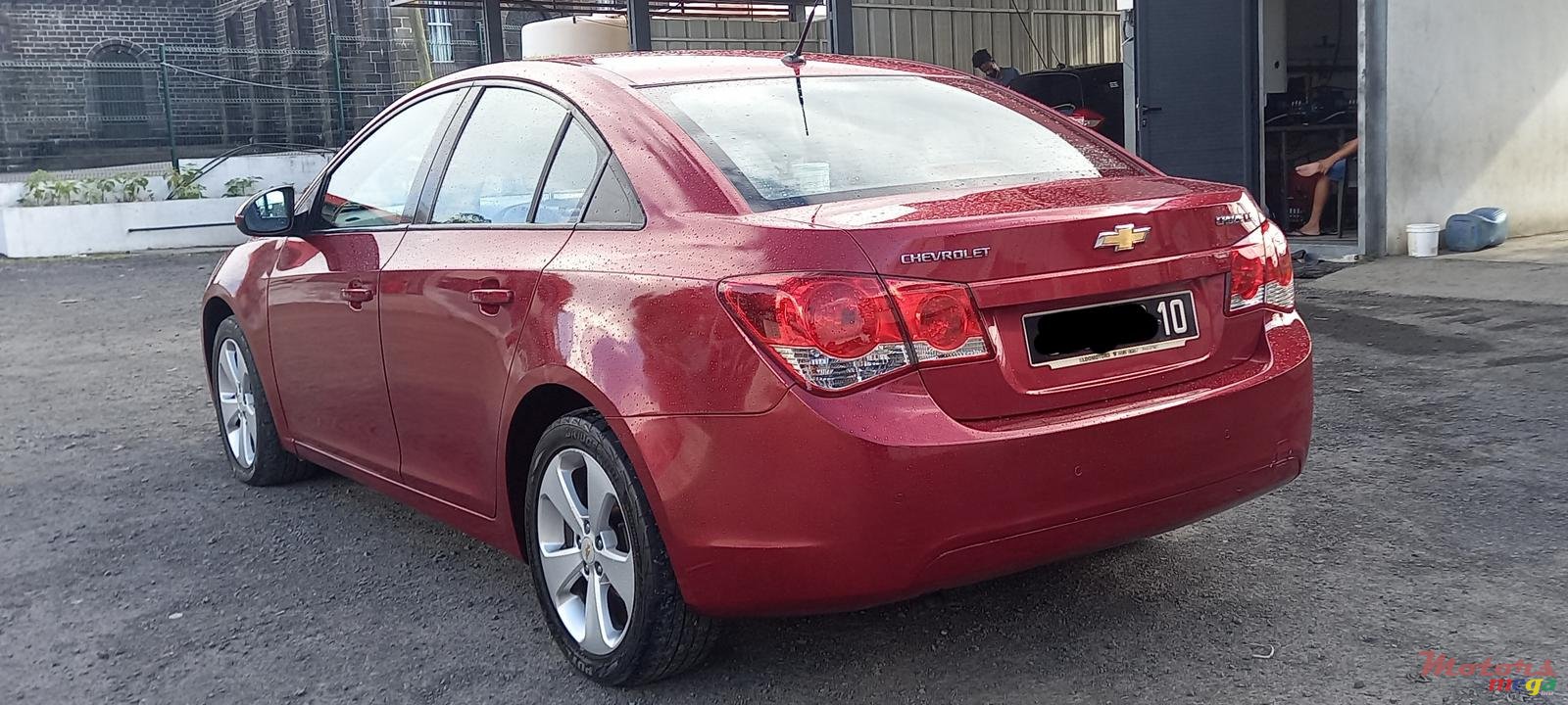 2010' Chevrolet Cruze photo #3